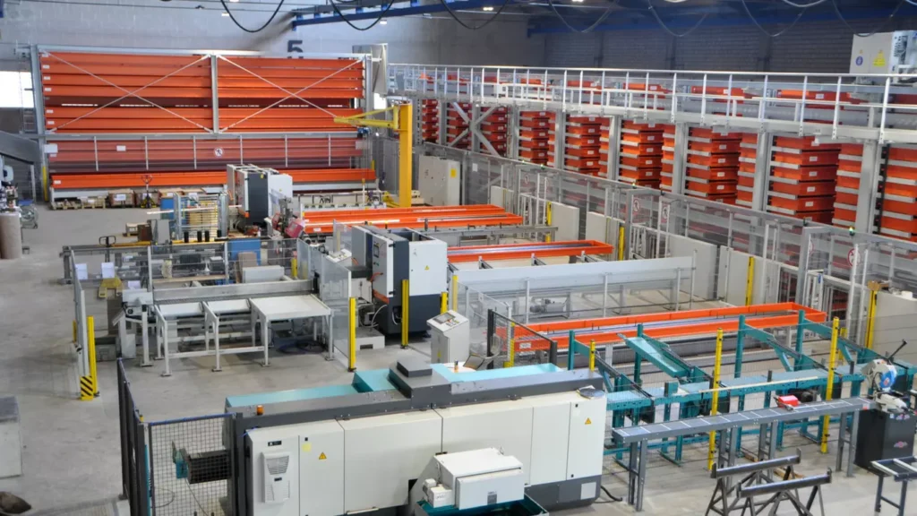 Synchronised storage and sawing